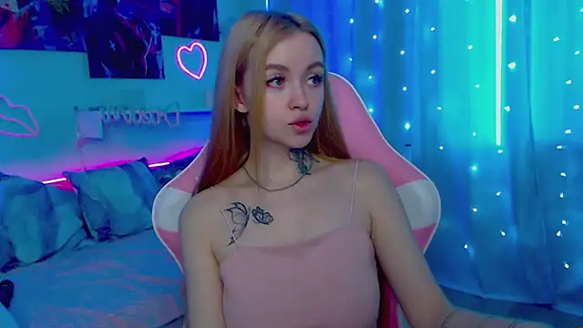 Snapshot of Naughty_Mable chatting on 02-19-25, 07:17 Naughty Mable online show from 02-19-25, 07:17