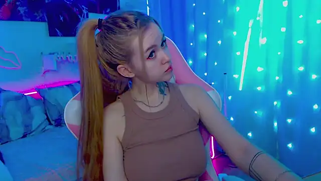 Snapshot of Naughty_Mable chatting on 02-20-25, 07:01 Naughty Mable online show from 02-20-25, 07:01