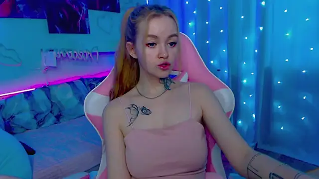 Snapshot of Naughty_Mable chatting on 02-28-25, 07:05 Naughty Mable online show from 02-28-25, 07:05