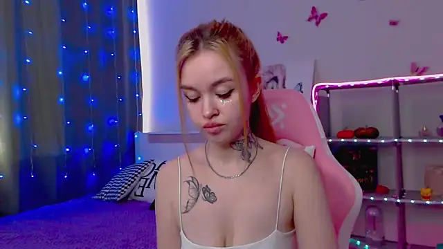 Snapshot of Naughty_Mable chatting on 03-15-25, 03:07 Naughty Mable online show from 03-15-25, 03:07