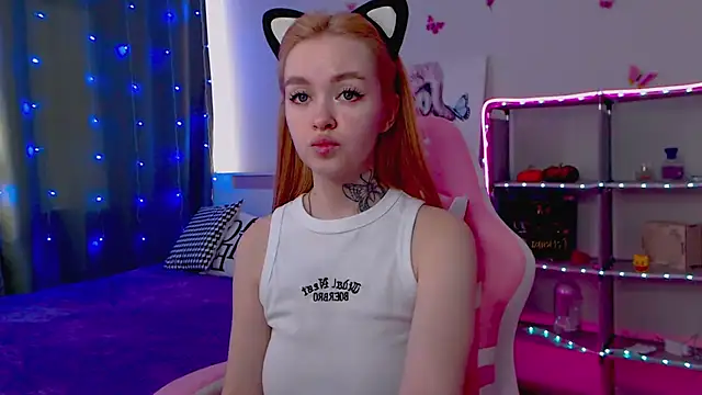 Snapshot of Naughty_Mable chatting on 03-22-25, 03:30 Naughty Mable online show from 03-22-25, 03:30