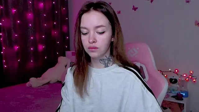 Snapshot of Naughty_Mable chatting on 10-28-25, 12:47 Naughty Mable online show from 10-28-25, 12:47