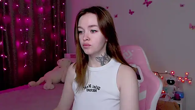 Snapshot of Naughty_Mable chatting on 10-31-25, 12:11 Naughty Mable online show from 10-31-25, 12:11