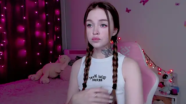 Snapshot of Naughty_Mable chatting on 11-13-25, 12:42 Naughty Mable online show from 11-13-25, 12:42