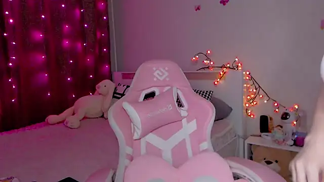 Snapshot of Naughty_Mable chatting on 11-16-25, 12:27 Naughty Mable online show from 11-16-25, 12:27