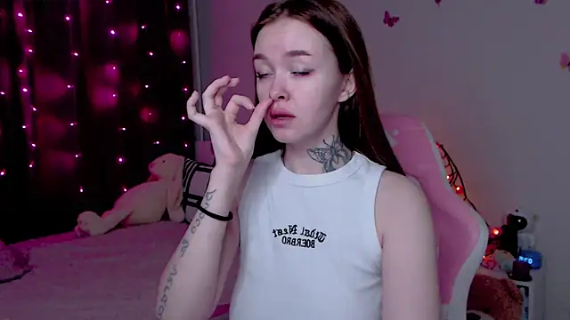 Snapshot of Naughty_Mable chatting on 11-27-25, 12:35 Naughty Mable online show from 11-27-25, 12:35