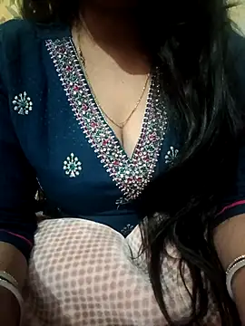 Snapshot of Soniya_444 chatting on 01-09-26, 02:42 Soniya 444 online show from 01-09-26, 02:42