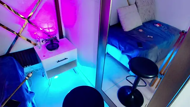 Snapshot of Iliy__ chatting on 01-05-26, 05:49 Iliy online show from 01-05-26, 05:49