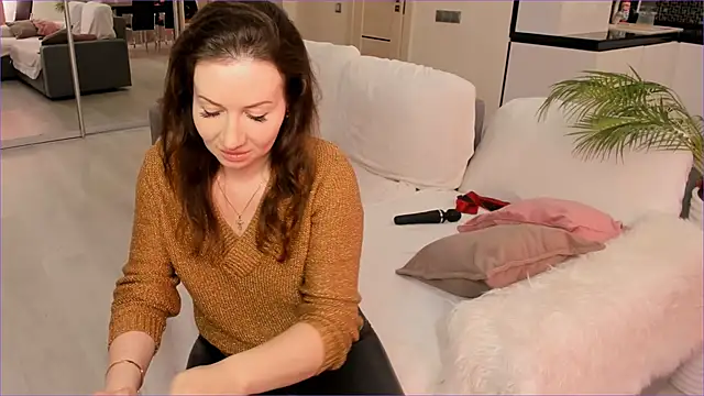  yessJulia  online show from 03-13-26, 09:49