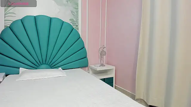 Snapshot of Daphne_Fox_ chatting on 02-04-25, 09:38 Daphne Fox online show from 02-04-25, 09:38