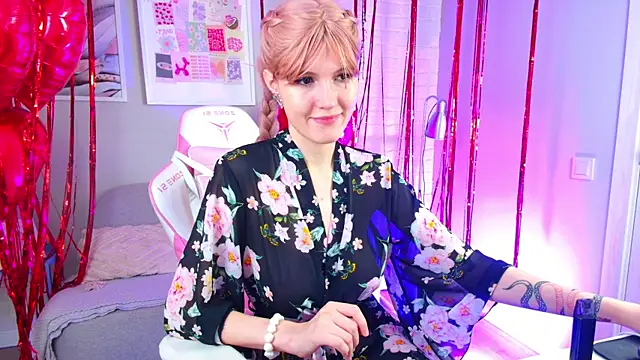 NellieLoyns online show from 02-18-25, 08:14