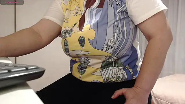 MommyHelpsmee online show from 10-11-25, 09:08