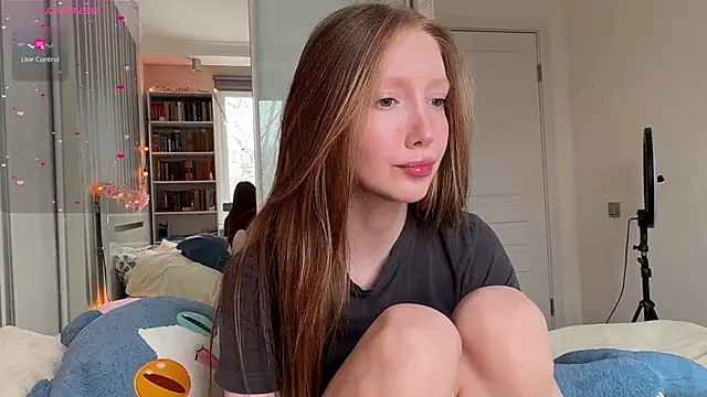 Awwwrora online show from 04-12-26, 11:26