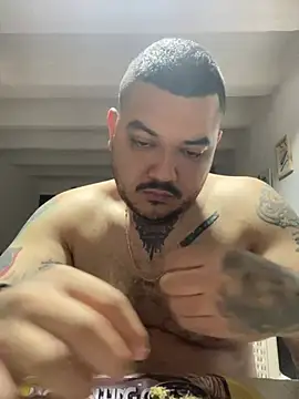 El Titan1998 online show from 03-04-25, 12:22