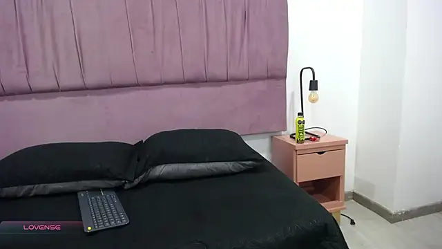 PamelaEvans   online show from 03-20-25, 08:40