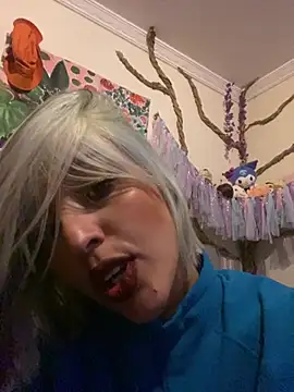 Snapshot of BlueStoneX chatting on 06-16-26, 10:51 BlueStoneX online show from 06-16-26, 10:51