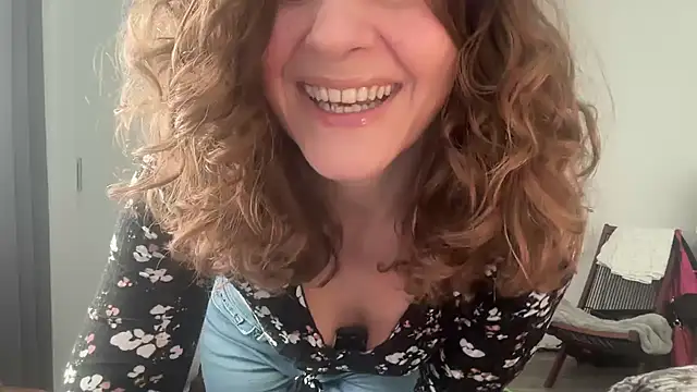 Snapshot of leahsparkles chatting on 03-17-26, 03:15 leahsparkles online show from 03-17-26, 03:15