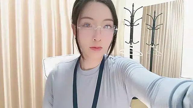 Snapshot of Lucky-kaka999 chatting on 12-23-25, 01:47 Lucky-kaka999 online show from 12-23-25, 01:47