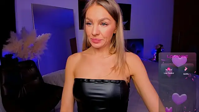 Snapshot of Oliva_Candy chatting on 01-18-26, 09:40 Oliva Candy online show from 01-18-26, 09:40