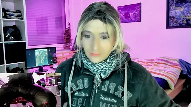 Snapshot of DYasmin69 chatting on 02-22-25, 01:44 DYasmin69 online show from 02-22-25, 01:44