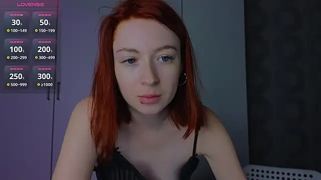 Snapshot of Cuteroxyfoxy chatting on 07-14-26, 04:45 Cuteroxyfoxy online show from 07-14-26, 04:45