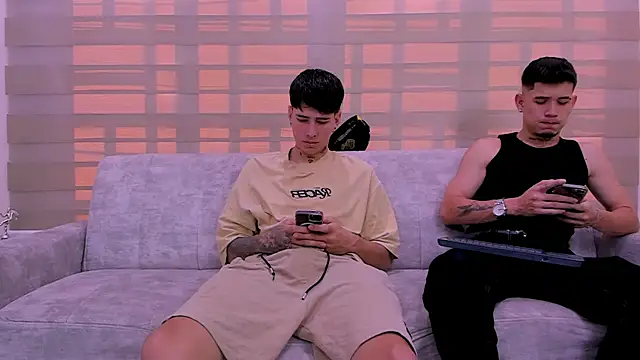 Snapshot of hell_twink chatting on 01-22-25, 08:17 hell twink online show from 01-22-25, 08:17