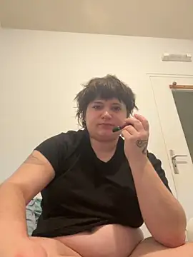 Snapshot of _dwhorekin_ chatting on 11-22-25, 05:23 dwhorekin online show from 11-22-25, 05:23