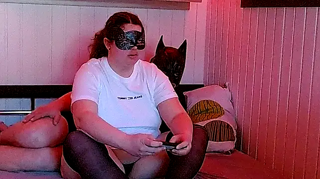 Snapshot of SuzyUndStrolch chatting on 03-03-25, 12:16 SuzyUndStrolch online show from 03-03-25, 12:16