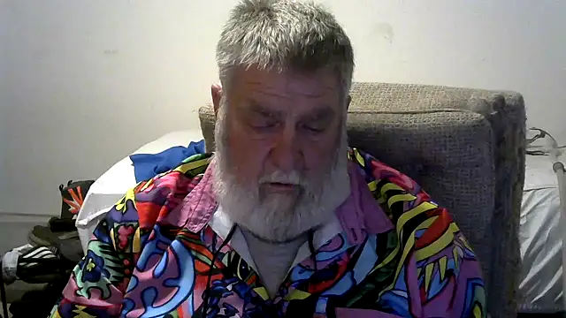 Snapshot of viejo_oso chatting on 03-20-26, 03:44 viejo oso online show from 03-20-26, 03:44