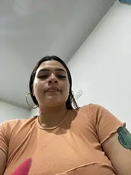 Snapshot of Sophia_cyrus11 chatting on 01-01-25, 02:19 Sophia cyrus11 online show from 01-01-25, 02:19