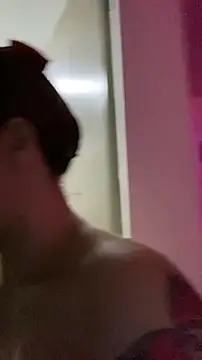 Snapshot of Sophia_cyrus11 chatting on 11-21-25, 11:36 Sophia cyrus11 online show from 11-21-25, 11:36