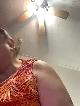 Snapshot of Luciouslouise72@xh chatting on 01-07-26, 11:29 Luciouslouise72xh online show from 01-07-26, 11:29