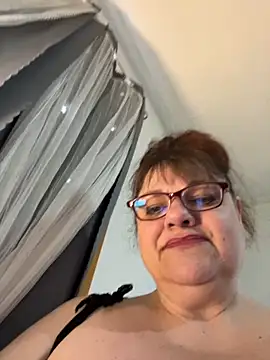 Snapshot of Luciouslouise72@xh chatting on 03-09-26, 11:20 Luciouslouise72xh online show from 03-09-26, 11:20