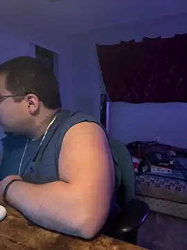 Snapshot of cloudy_couple444 chatting on 12-27-24, 12:39 cloudy couple444 online show from 12-27-24, 12:39