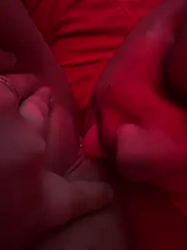 Snapshot of cloudy_couple444 chatting on 01-05-25, 09:15 cloudy couple444 online show from 01-05-25, 09:15