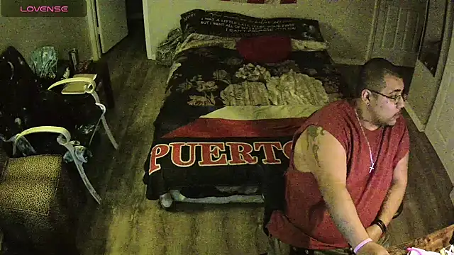 Snapshot of cloudy_couple444 chatting on 02-25-25, 06:36 cloudy couple444 online show from 02-25-25, 06:36