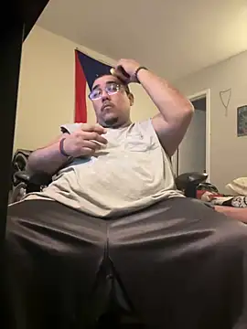 Snapshot of cloudy_couple444 chatting on 03-11-25, 02:32 cloudy couple444 online show from 03-11-25, 02:32