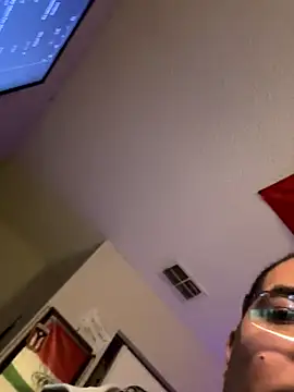 Snapshot of cloudy_couple444 chatting on 09-22-25, 04:03 cloudy couple444 online show from 09-22-25, 04:03