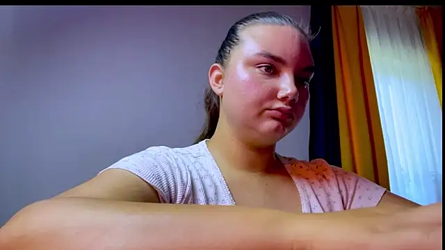 Snapshot of Dreamyblushfairy chatting on 07-30-26, 02:38 Dreamyblushfairy online show from 07-30-26, 02:38