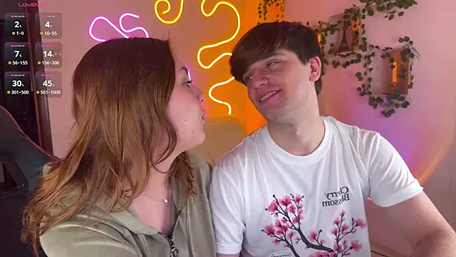 RobertAndLinela online show from 10-11-25, 08:02