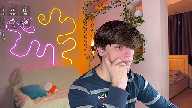 RobertAndLinela online show from 10-25-25, 12:34