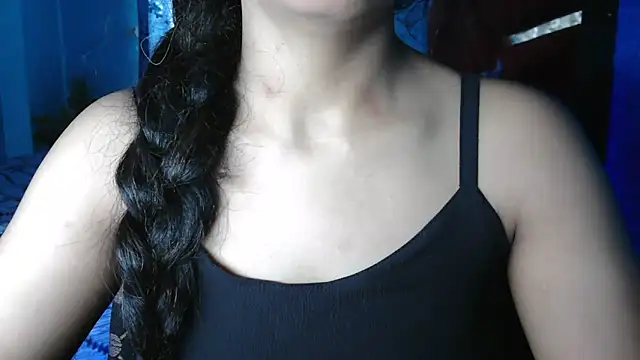 Snapshot of Somiya87 chatting on 04-28-26, 04:17 Somiya87 online show from 04-28-26, 04:17