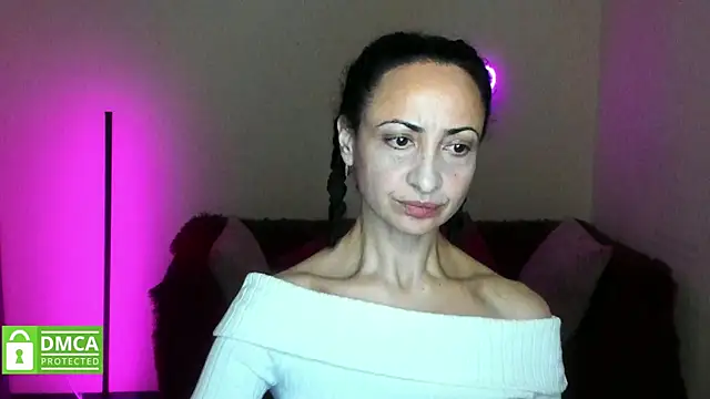 Arianasweety23 online show from 10-28-25, 06:32