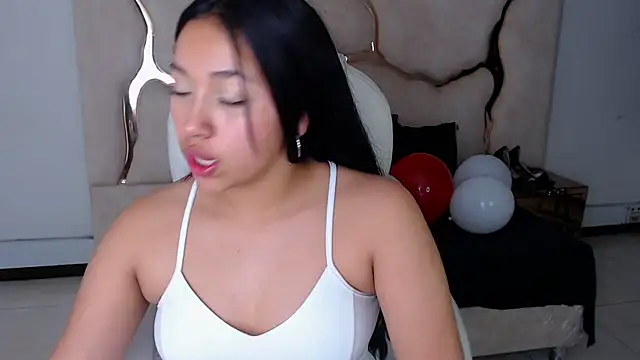Snapshot of IsabellRodriguez18 chatting on 02-15-25, 09:27 IsabellRodriguez18 online show from 02-15-25, 09:27
