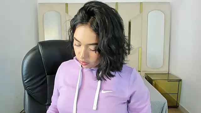 IsabellRodriguez18 online show from 10-23-25, 03:39