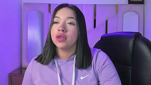 Snapshot of IsabellRodriguez18 chatting on 04-06-26, 05:19 IsabellRodriguez18 online show from 04-06-26, 05:19