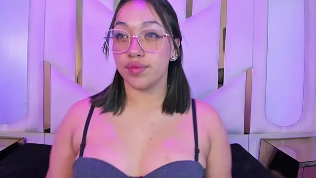 Snapshot of IsabellRodriguez18 chatting on 04-11-26, 07:45 IsabellRodriguez18 online show from 04-11-26, 07:45