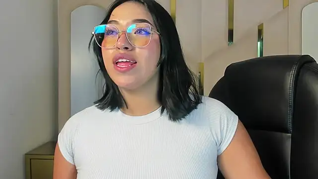 Snapshot of IsabellRodriguez18 chatting on 05-11-26, 03:23 IsabellRodriguez18 online show from 05-11-26, 03:23