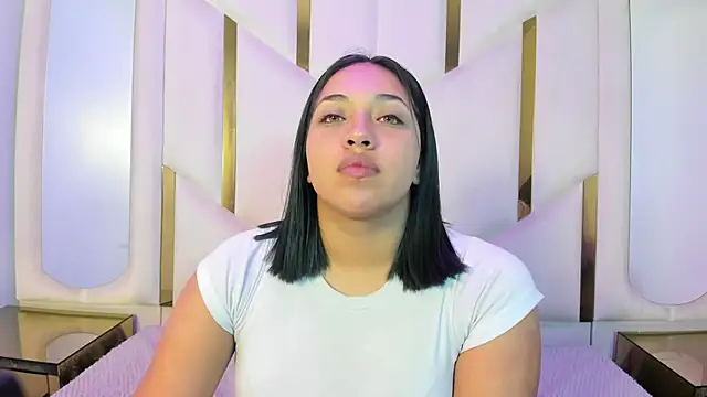 Snapshot of IsabellRodriguez18 chatting on 05-21-26, 03:24 IsabellRodriguez18 online show from 05-21-26, 03:24