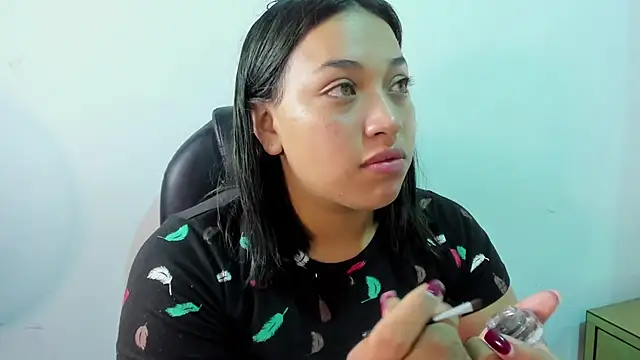 Snapshot of IsabellRodriguez18 chatting on 05-27-26, 03:25 IsabellRodriguez18 online show from 05-27-26, 03:25